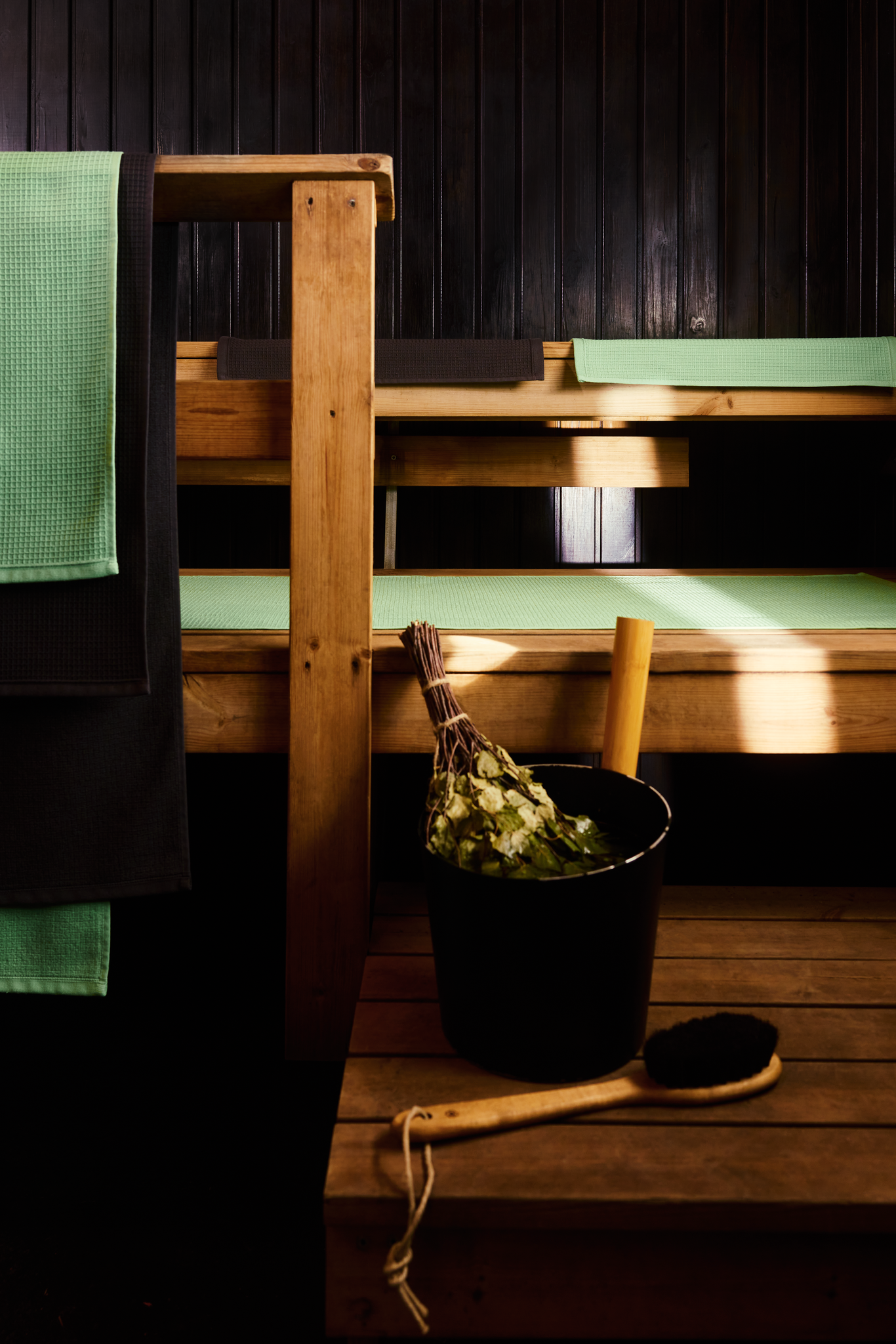 70102-0000-02-06_2; Finlayson Jalo Sauna Seat cover Coal / 50x150 cm 