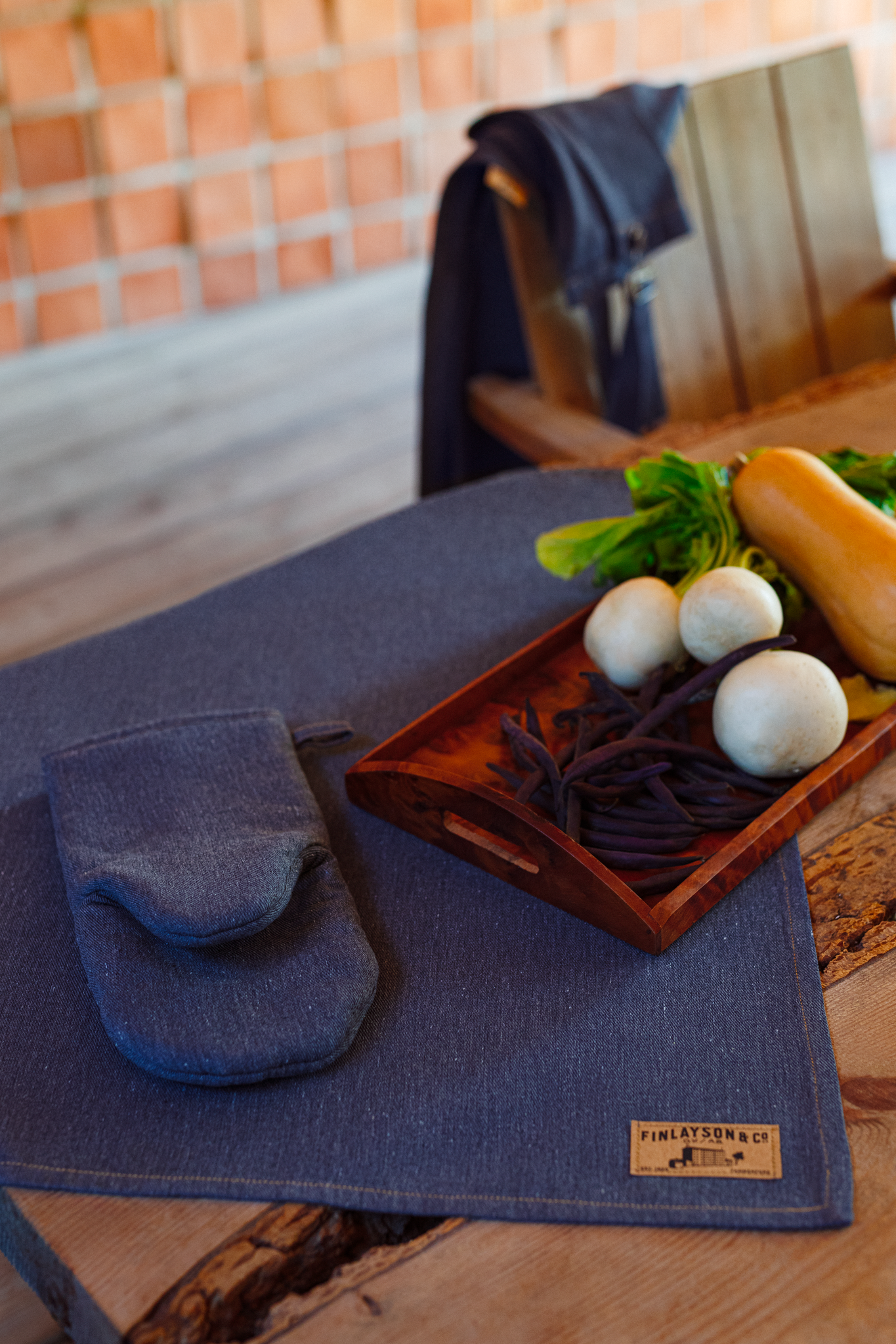 80006-0100-01-10_2; Finlayson Old Jeans Oven Mitt Blue / 15x30 cm 