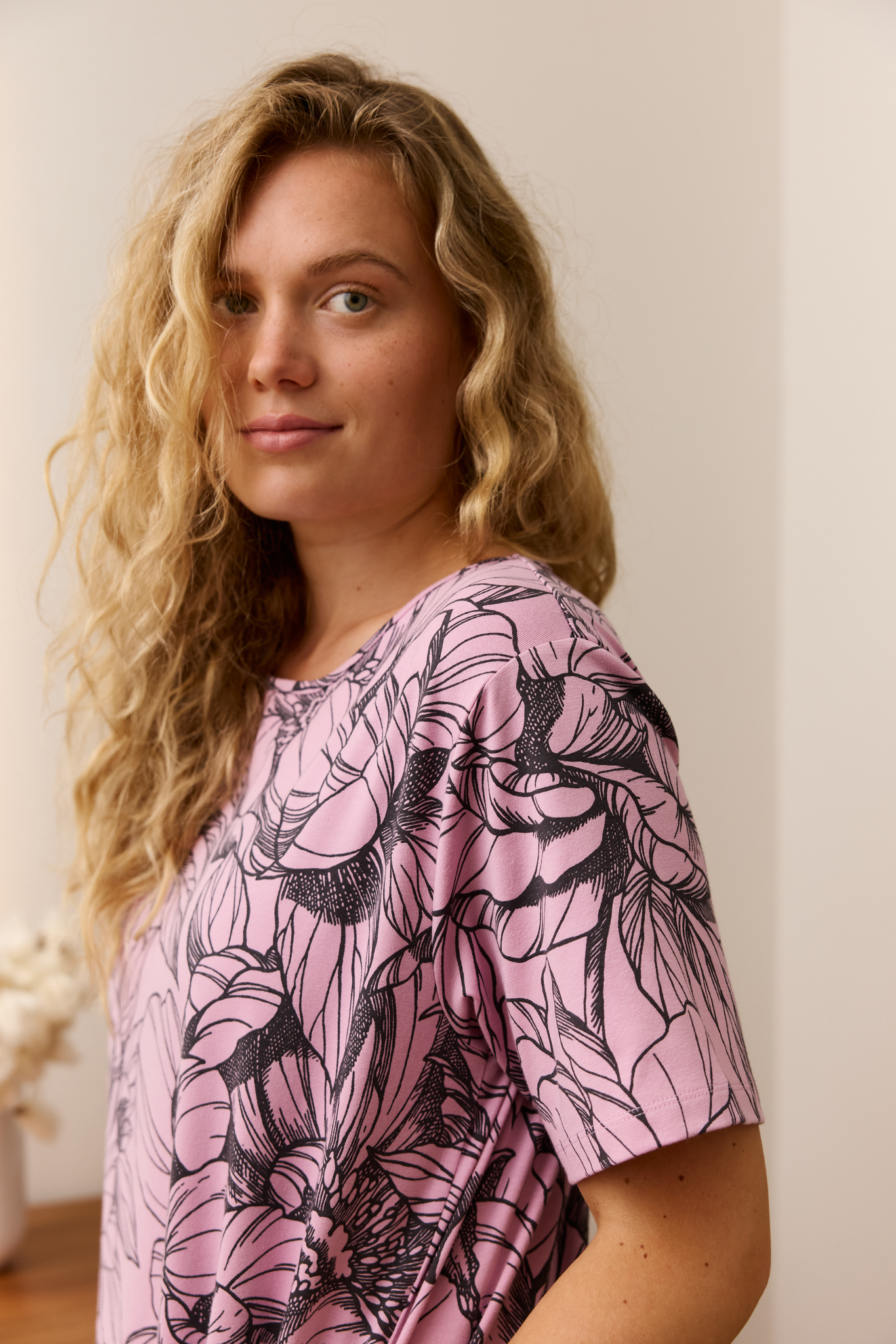 FW15001-421-M_1; Finlayson Pioni Nightshirt Light Red / M 