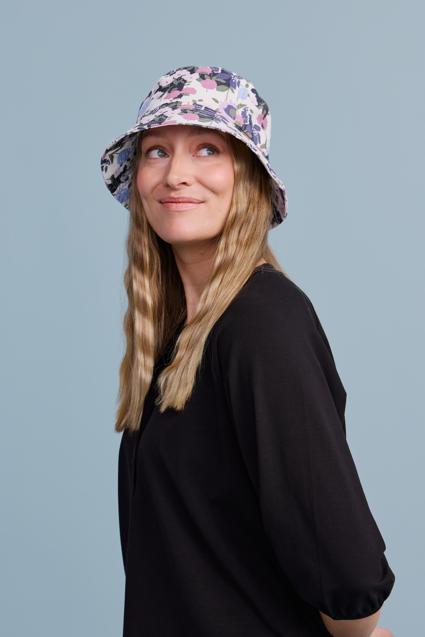 22618638_1; Finlayson Ihana Bucket hat Mauve / Blue / One size 