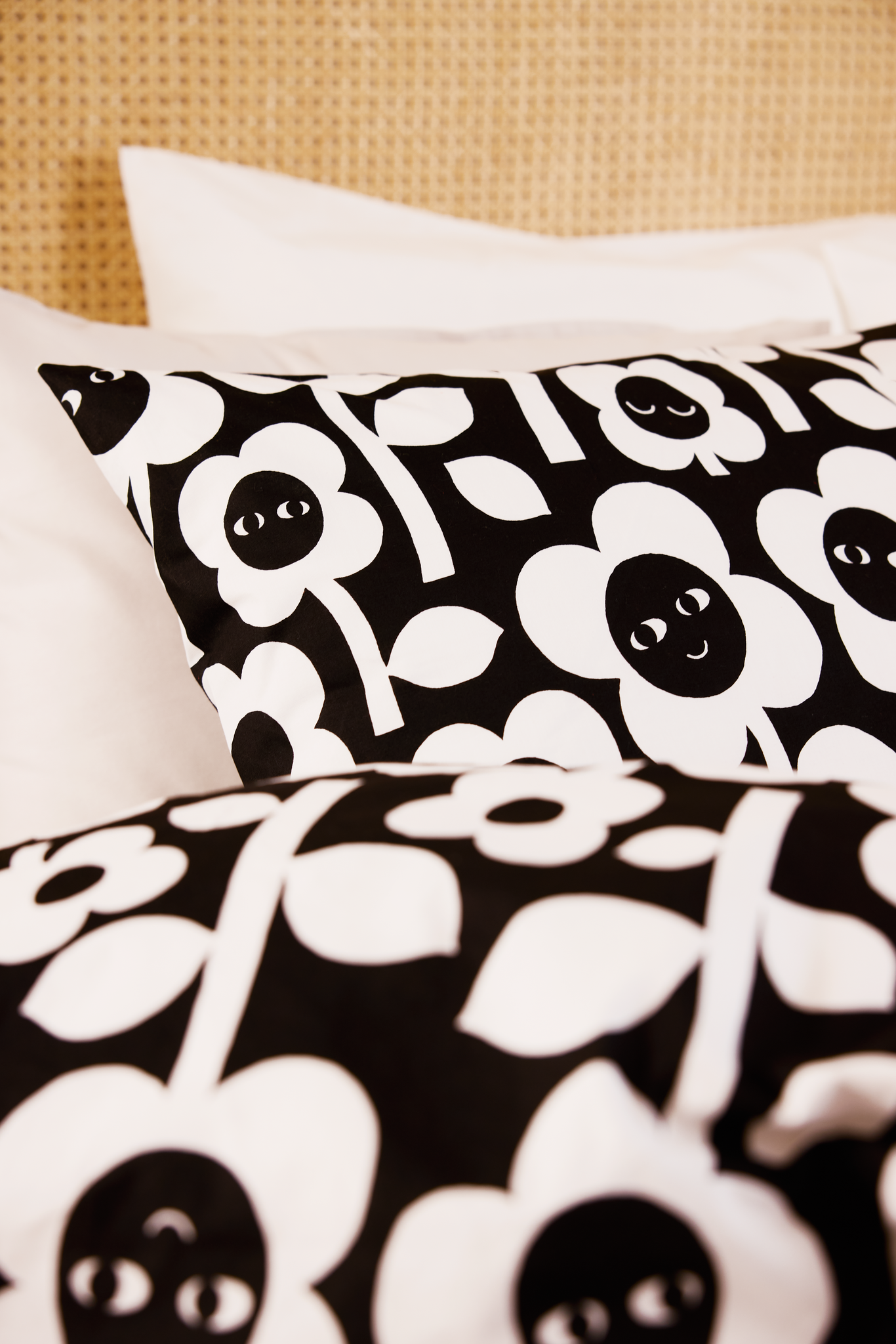 60136-5492-01-10_1; Finlayson Kukkariemu Pillowcase Black / White / 50x60 cm 