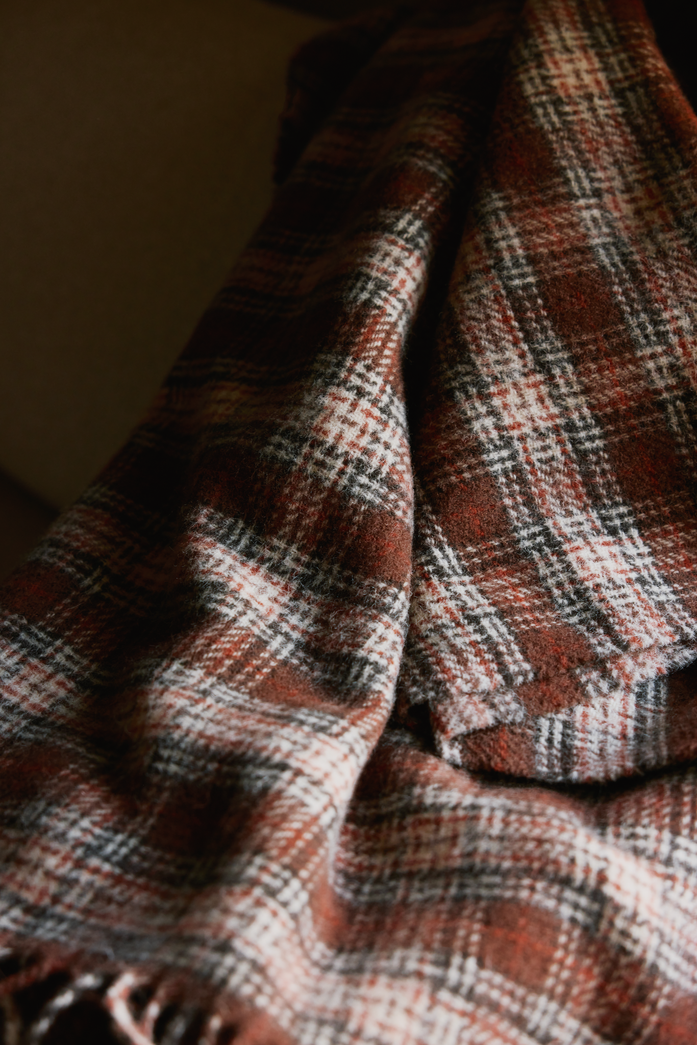 21993-1951-01-04_2; Finlayson Reino Blanket Brown / 130x170 cm 