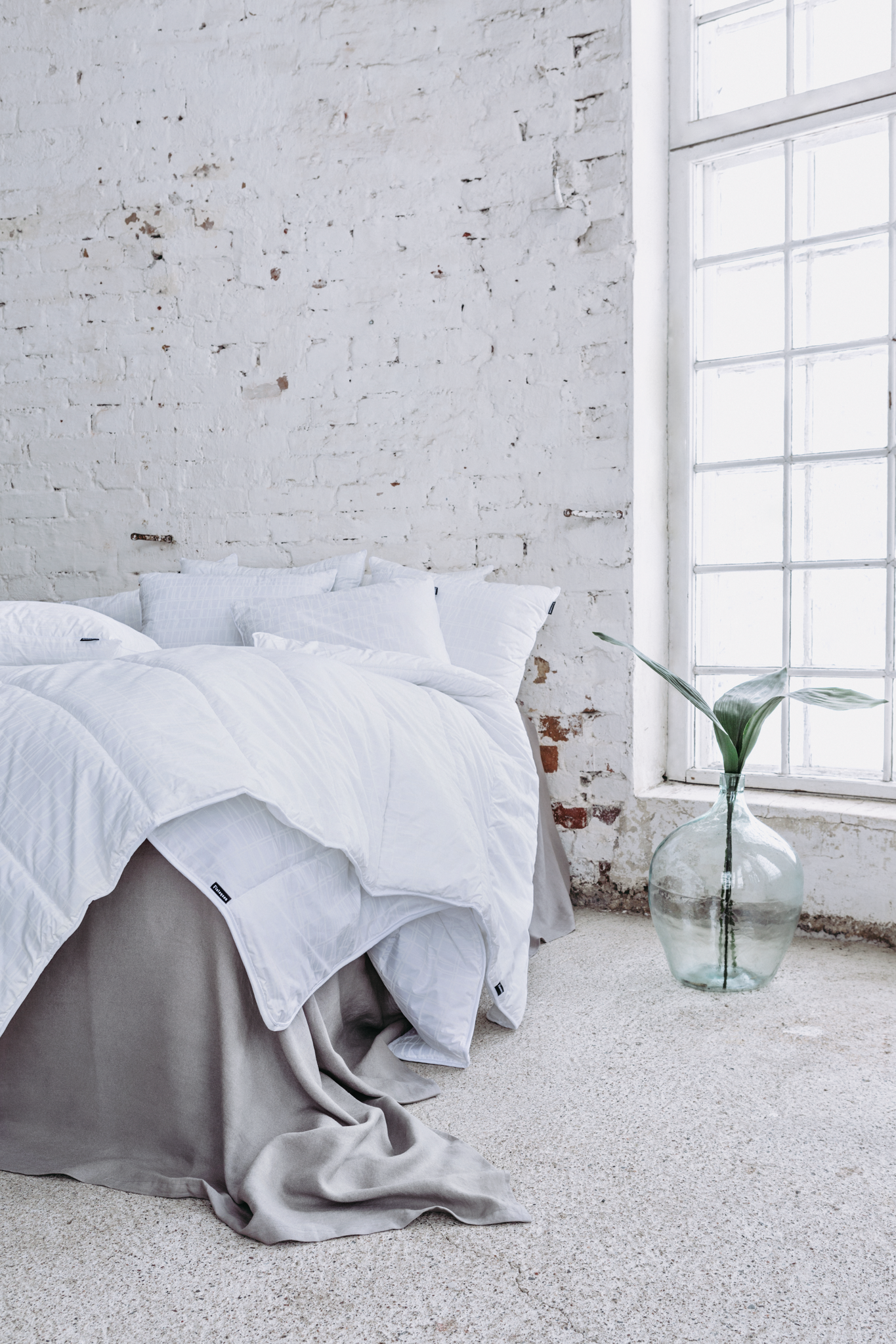 40514-3435-01-04_1; Finlayson Coronna Premium Duvet White / 150x200 cm 