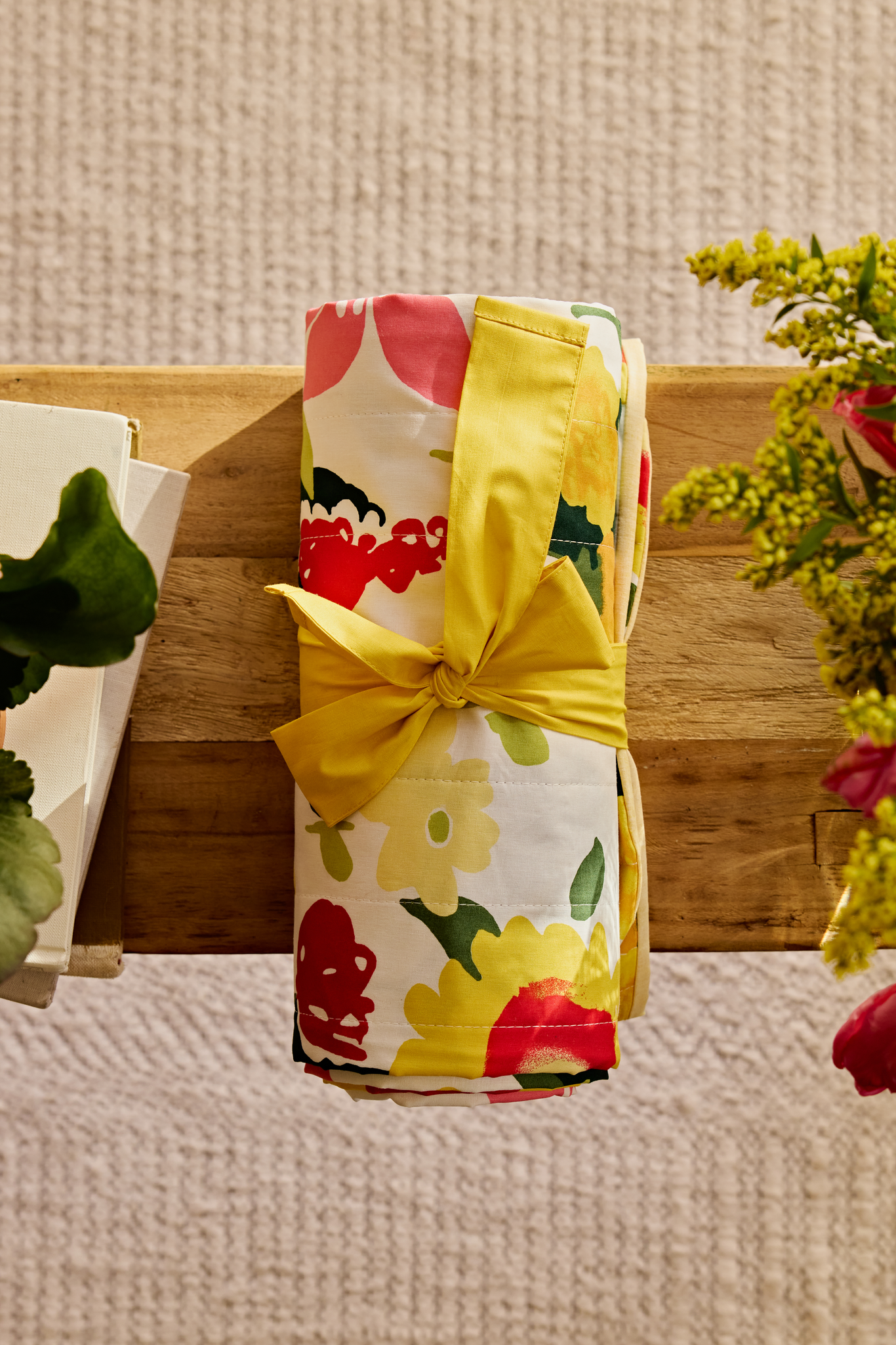 60432-5484-01-06_3; Finlayson Ihana Sleep Bag Yellow / Green / Red / 90x250 cm 
