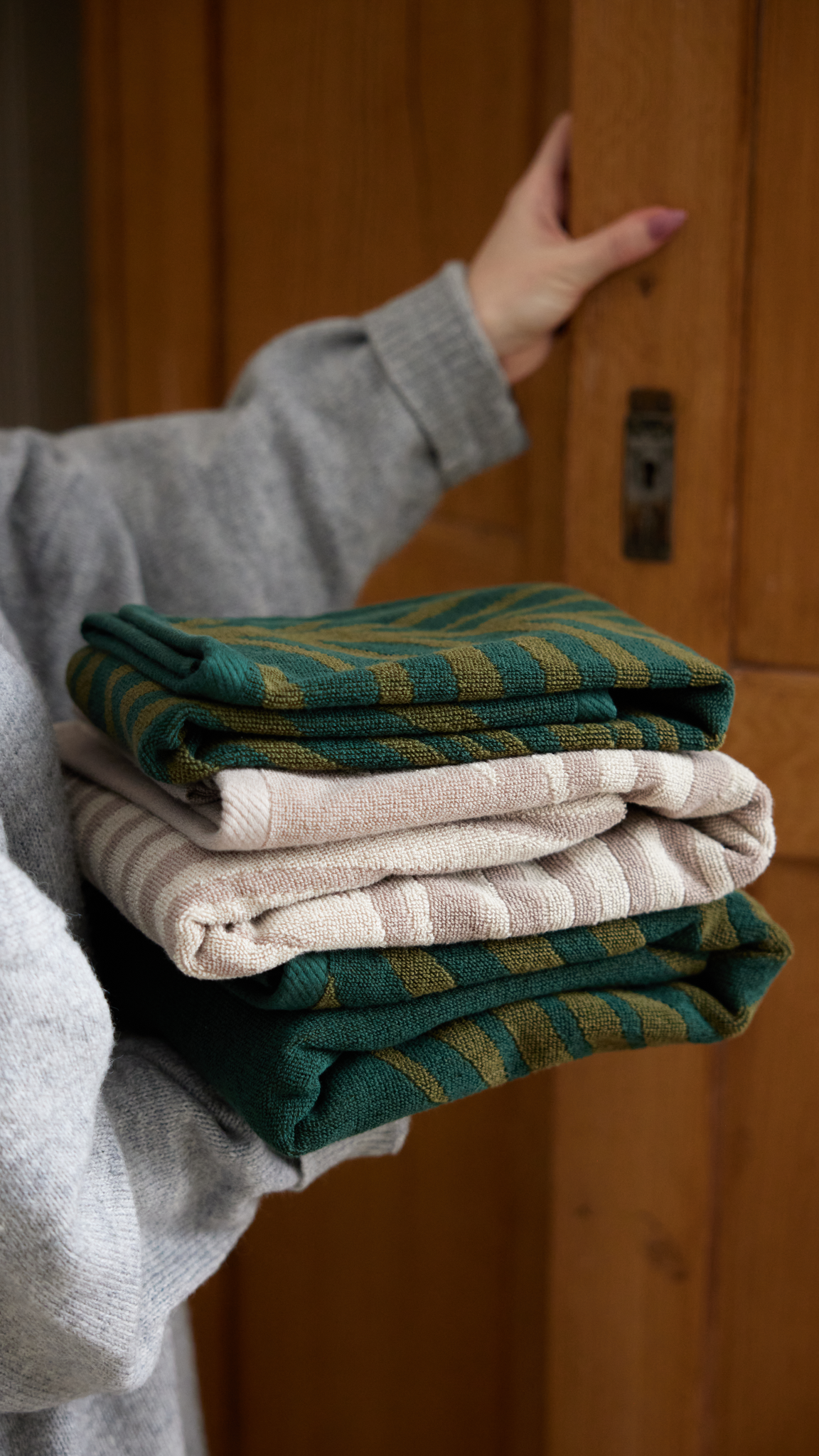 70564-5465-02-06_10; Finlayson Ikimetsä Bath towel Green / 70x150 cm 