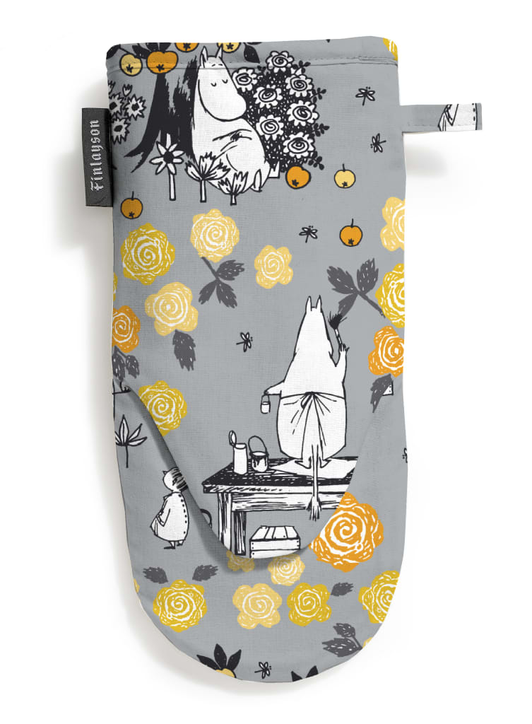 Moominmamma is daydreaming Oven Mitt