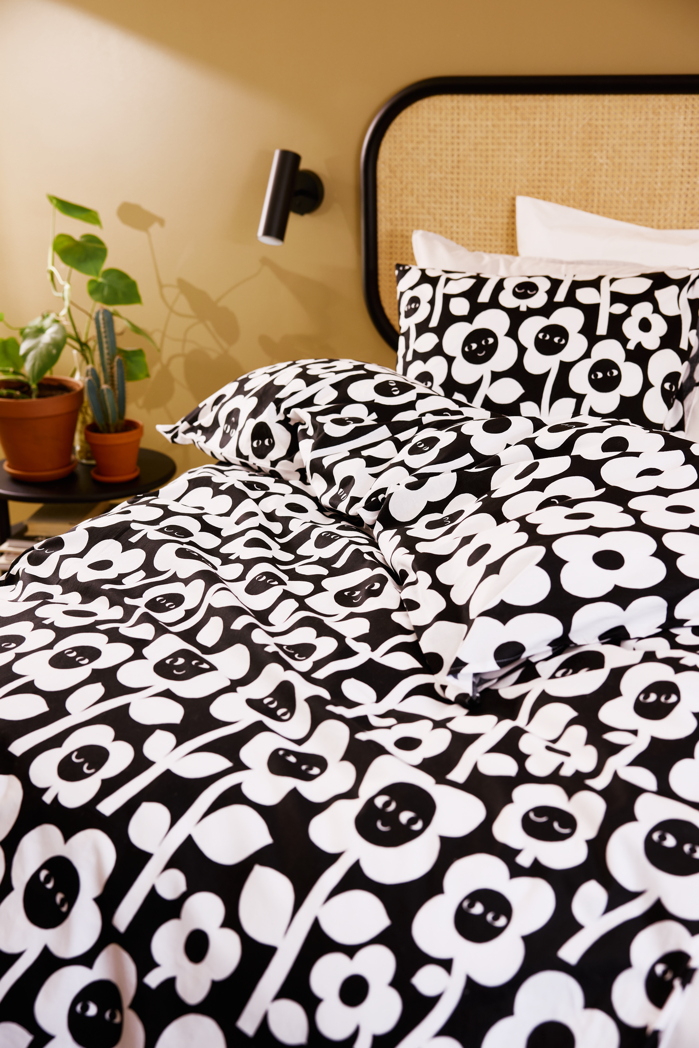 60136-5492-01-10_3; Finlayson Kukkariemu Pillowcase Black / White / 50x60 cm 