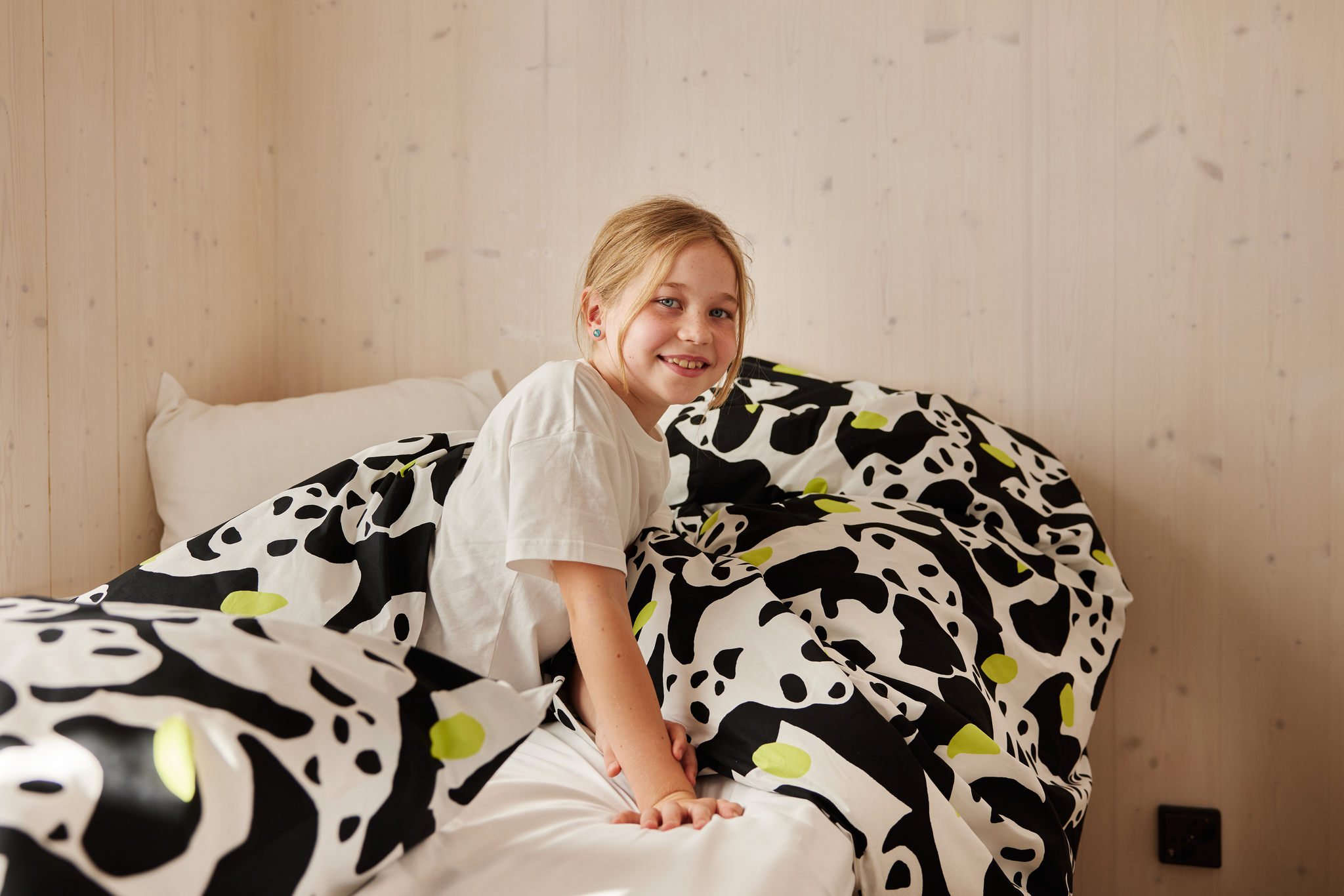 60662-5435-01-06_3; Finlayson Sukukokous Duvet Cover Set for Children Black / White / Green / 120x160 + 40x60 cm 