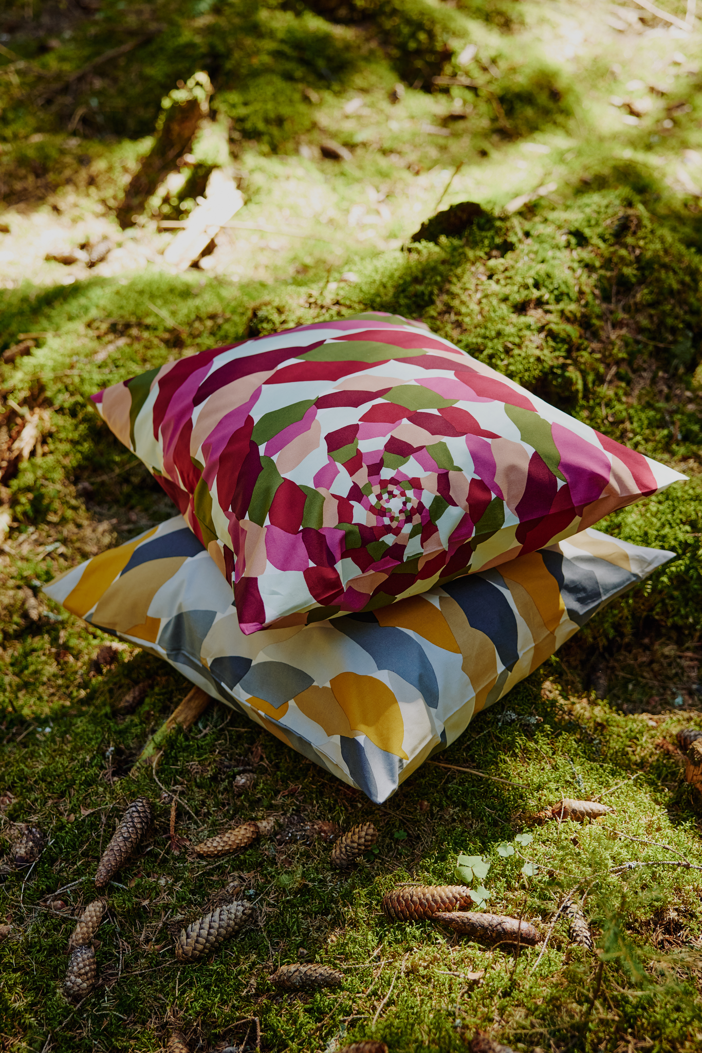 60657-5466-02-06_3; Finlayson Jatkumo Duvet cover set Wine / Green / 150x210 + 50x60 cm 