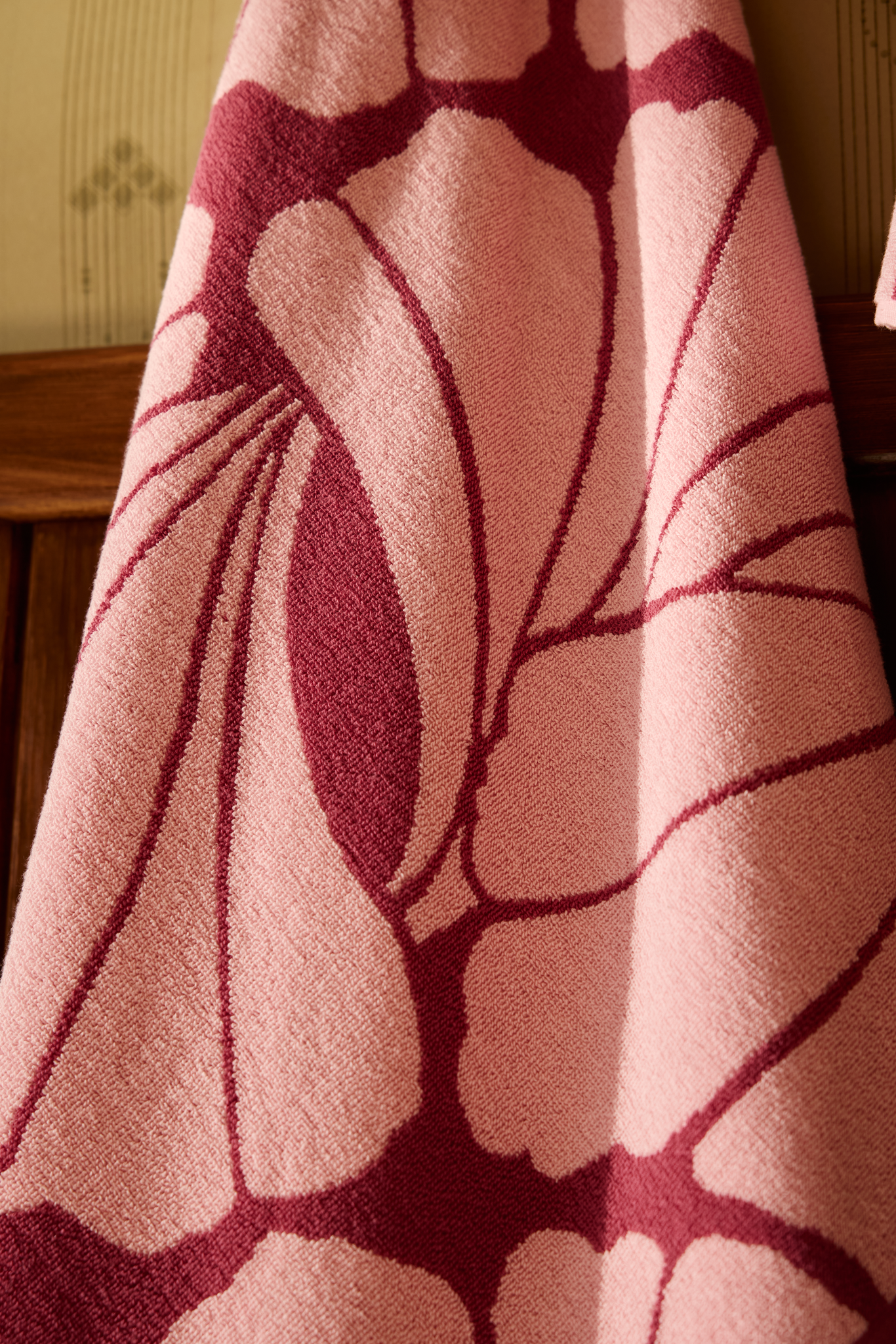 70576-5469-03-06_2; Finlayson Lilia Bath towel Rose / 70x150 cm 