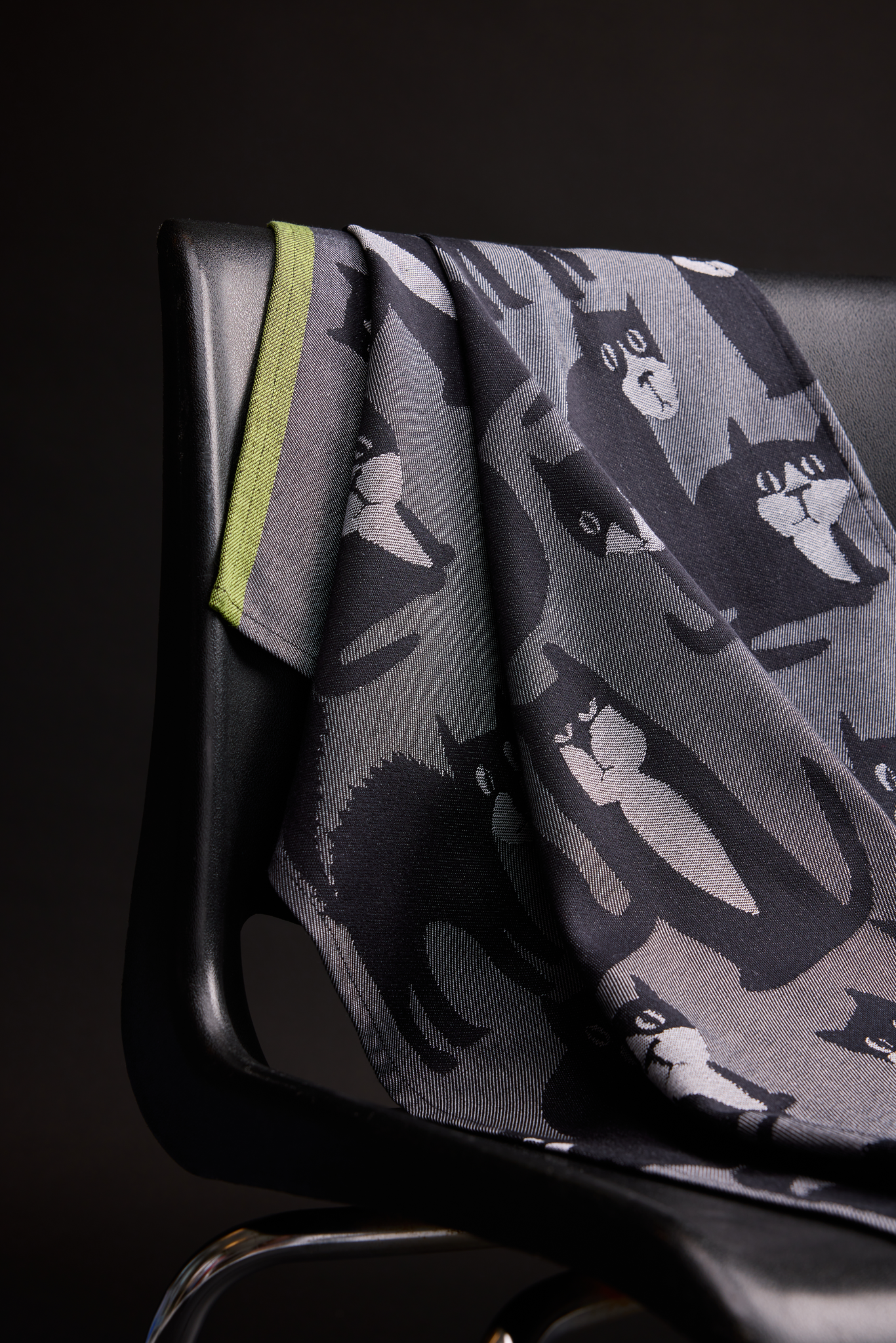 70900-5481-01-10_2; Finlayson Spot the Dog kitchen towel Dark Grey / Black / Lime / 50x70 cm 