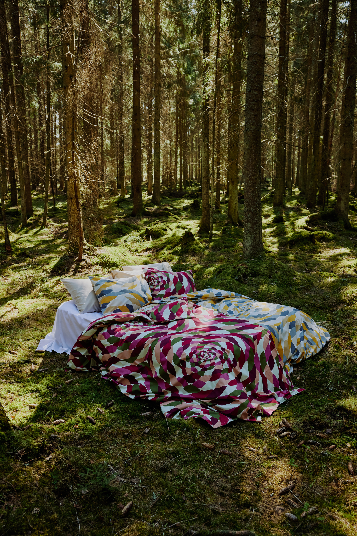 60657-5466-02-06_2; Finlayson Jatkumo Duvet cover set Wine / Green / 150x210 + 50x60 cm 