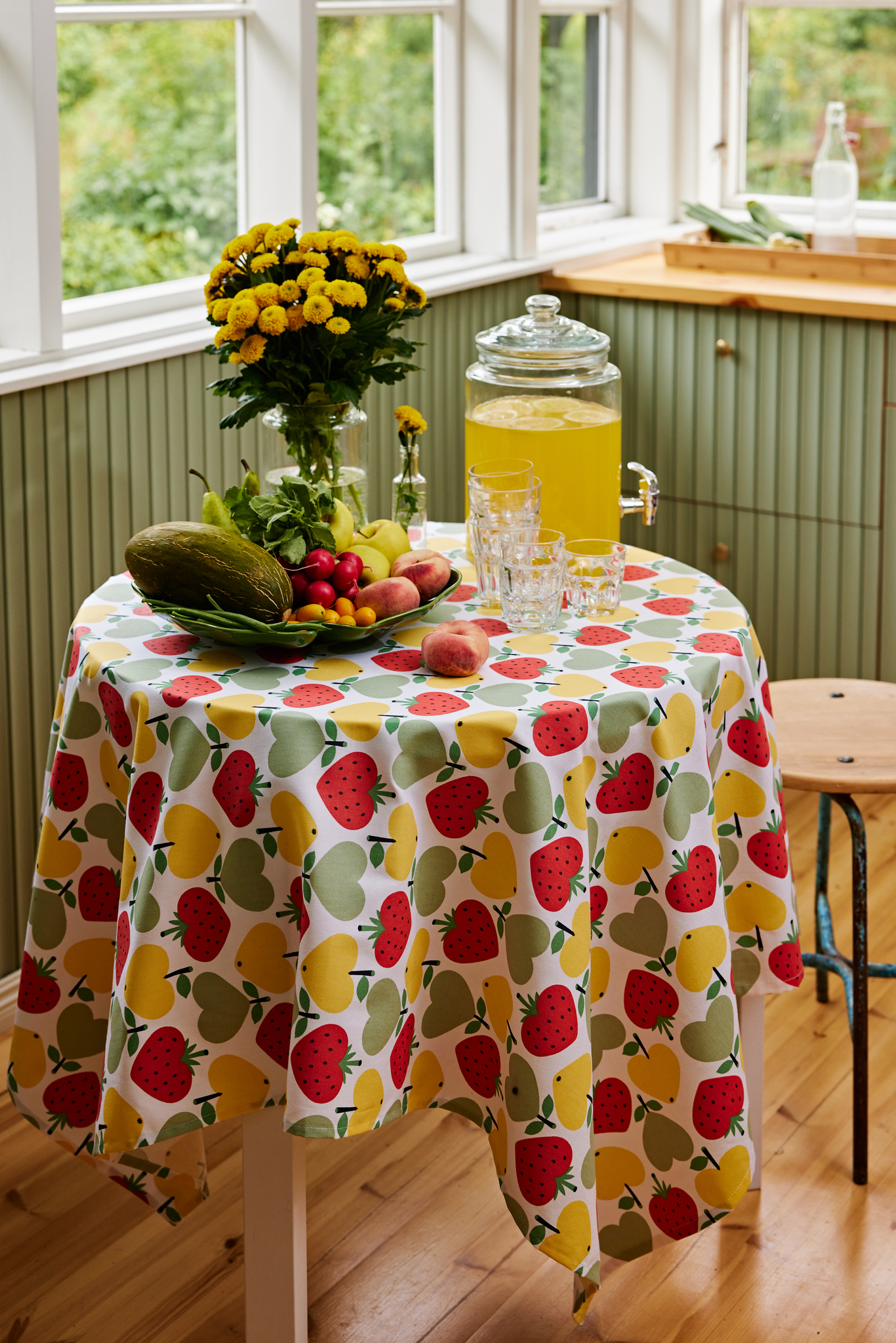 80410-5429-01-06_1; Finlayson Sydänhedelmät Tablecloth Green / Yellow / 145x145 cm 