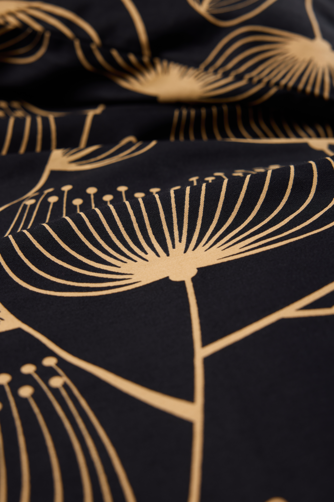 60692-5136-03-05_3; 60712-5136-03-06_3; Finlayson Esther Sateen Duvet Cover Set Black / Gold / 150x210 + 50x60 cm 