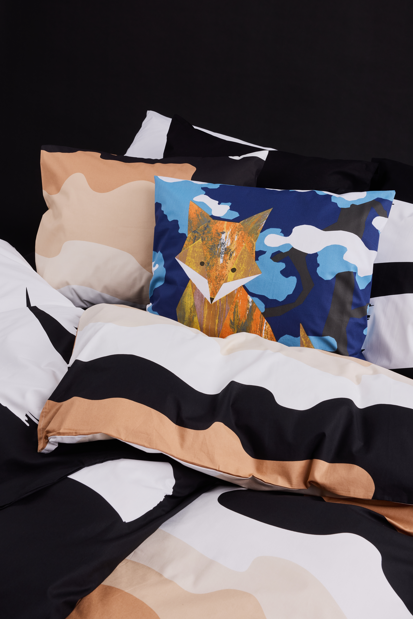 60136-4826-01-10_2; Finlayson Ensilumi Pillowcase Dark Blue / 50x60 cm 