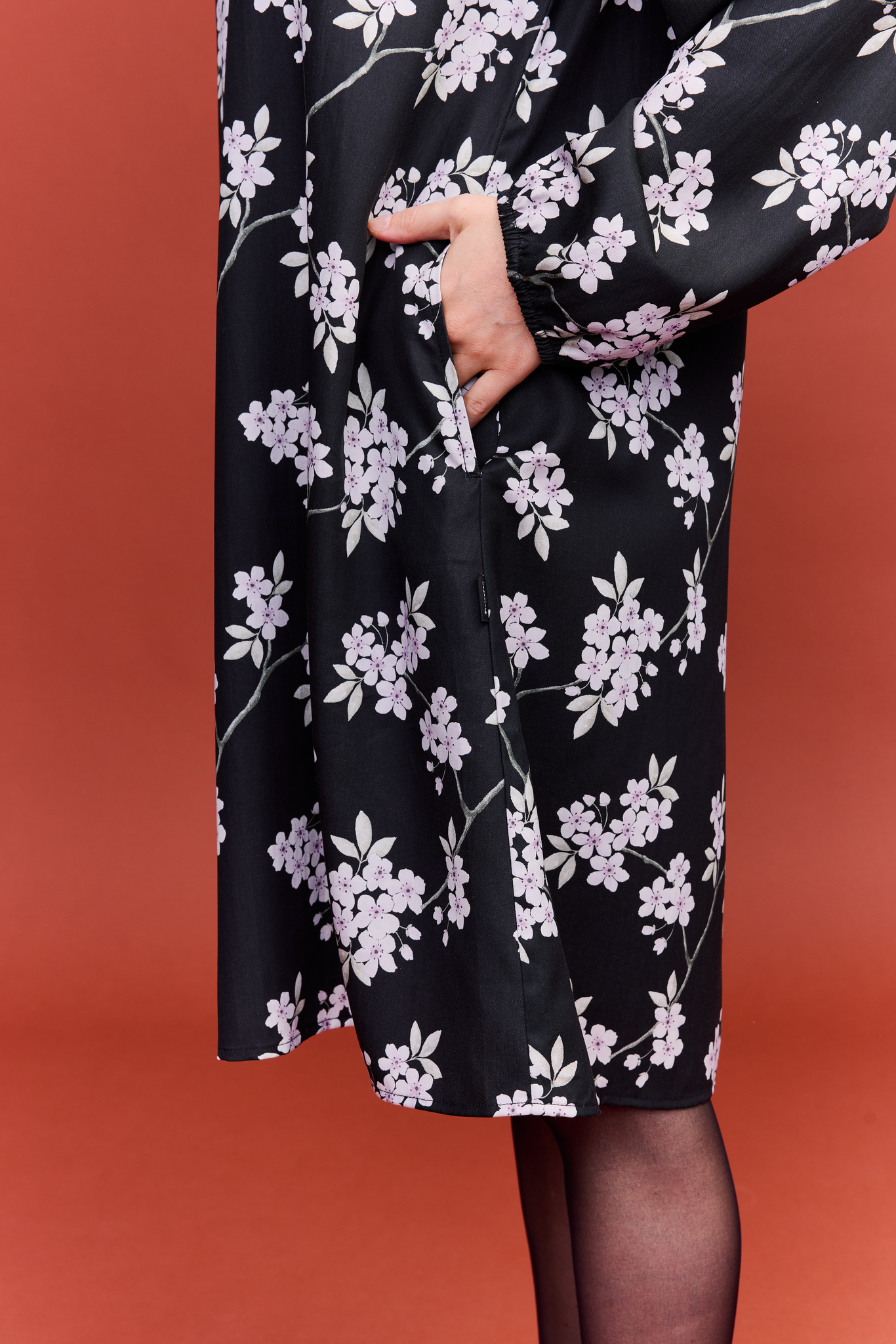 22702950002_5; Finlayson Kioto Dress Blackn and white / 36 