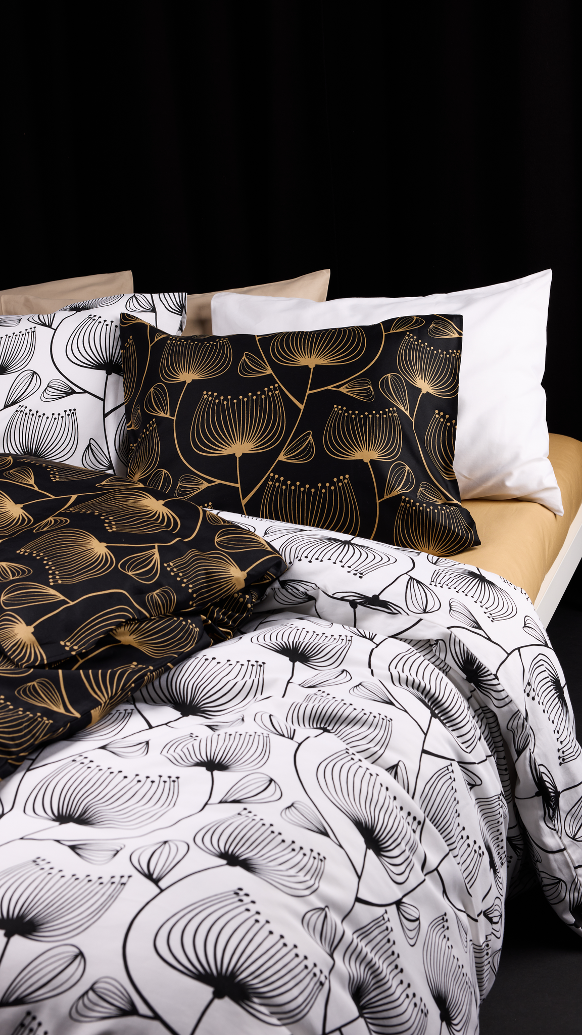 60712-5136-01-06_1; Finlayson Esther Sateen Duvet Cover Set White / Black / 150x210 + 50x60 cm 