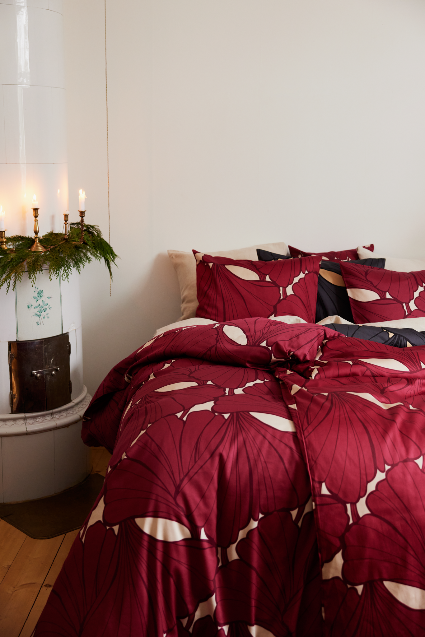 60692-5469-01-05_2; 60712-5469-01-06_2; Finlayson Lilia Sateen duvet cover set Burgundy / Beige / 150x210 + 50x60 cm 