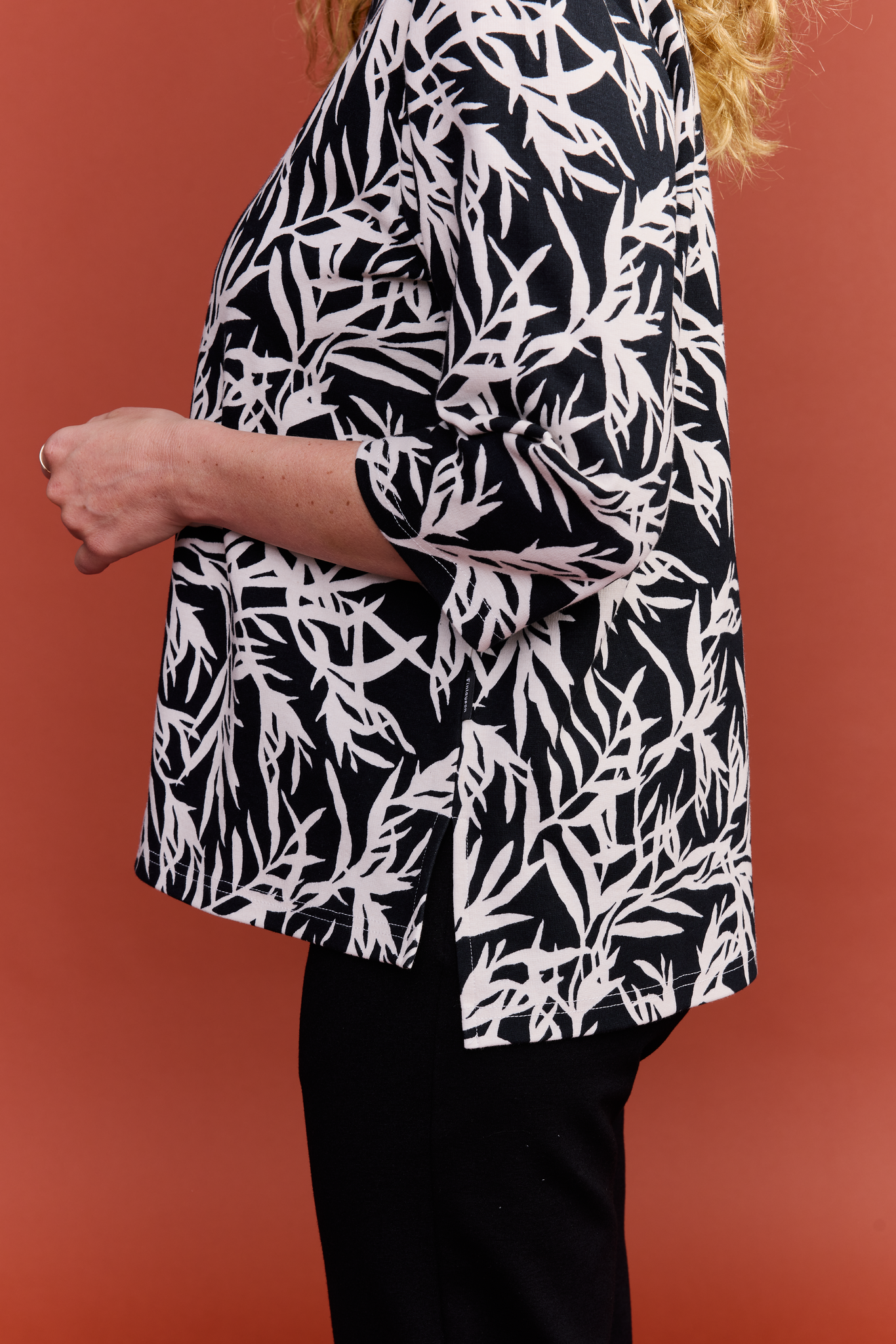 22702946002_4; Finlayson Salava Blouse Black / Natural white / S 