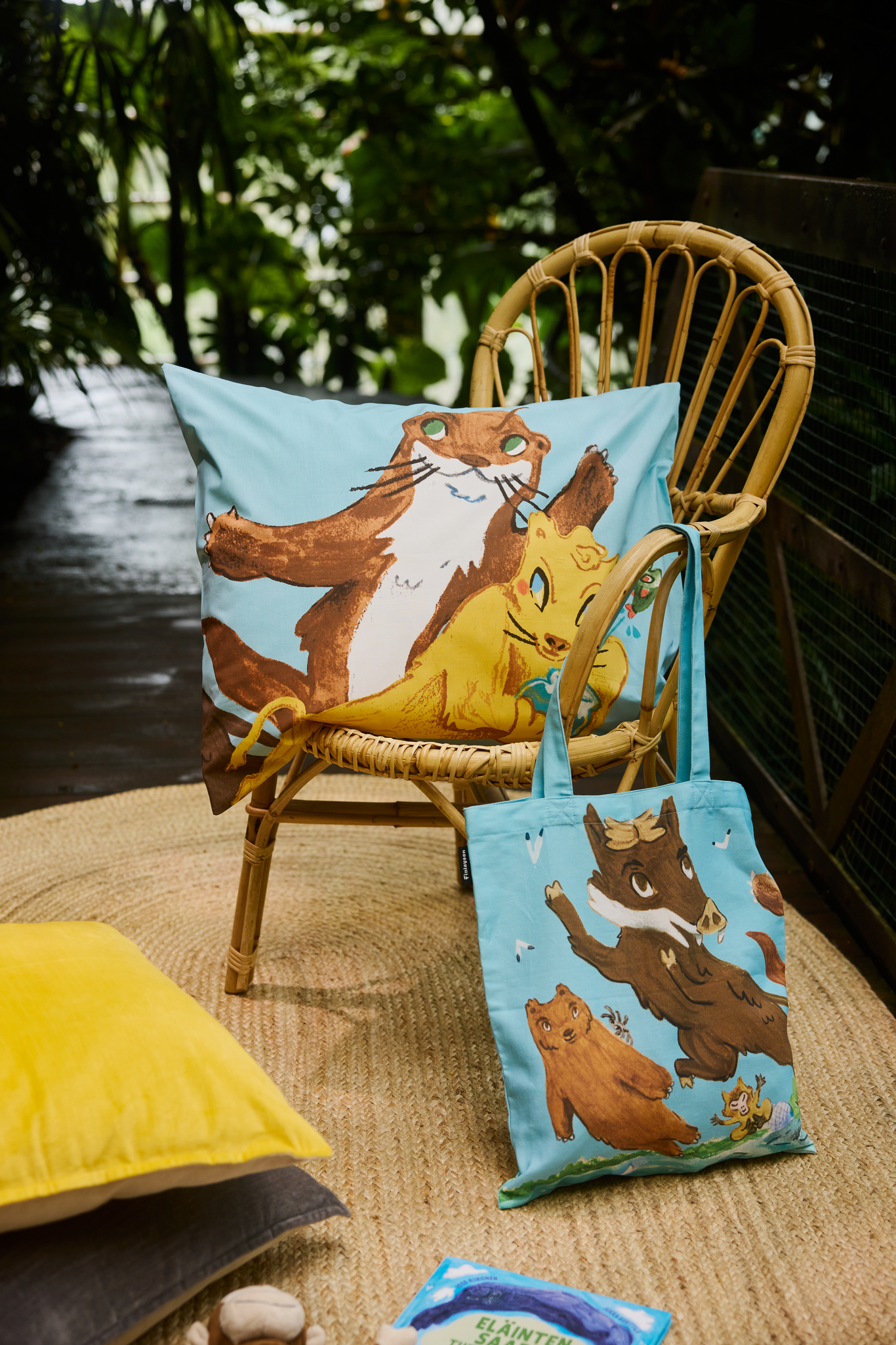 80220-5507-01-10_1; Finlayson Sankarit Tote bag Multi / 36x42 cm 